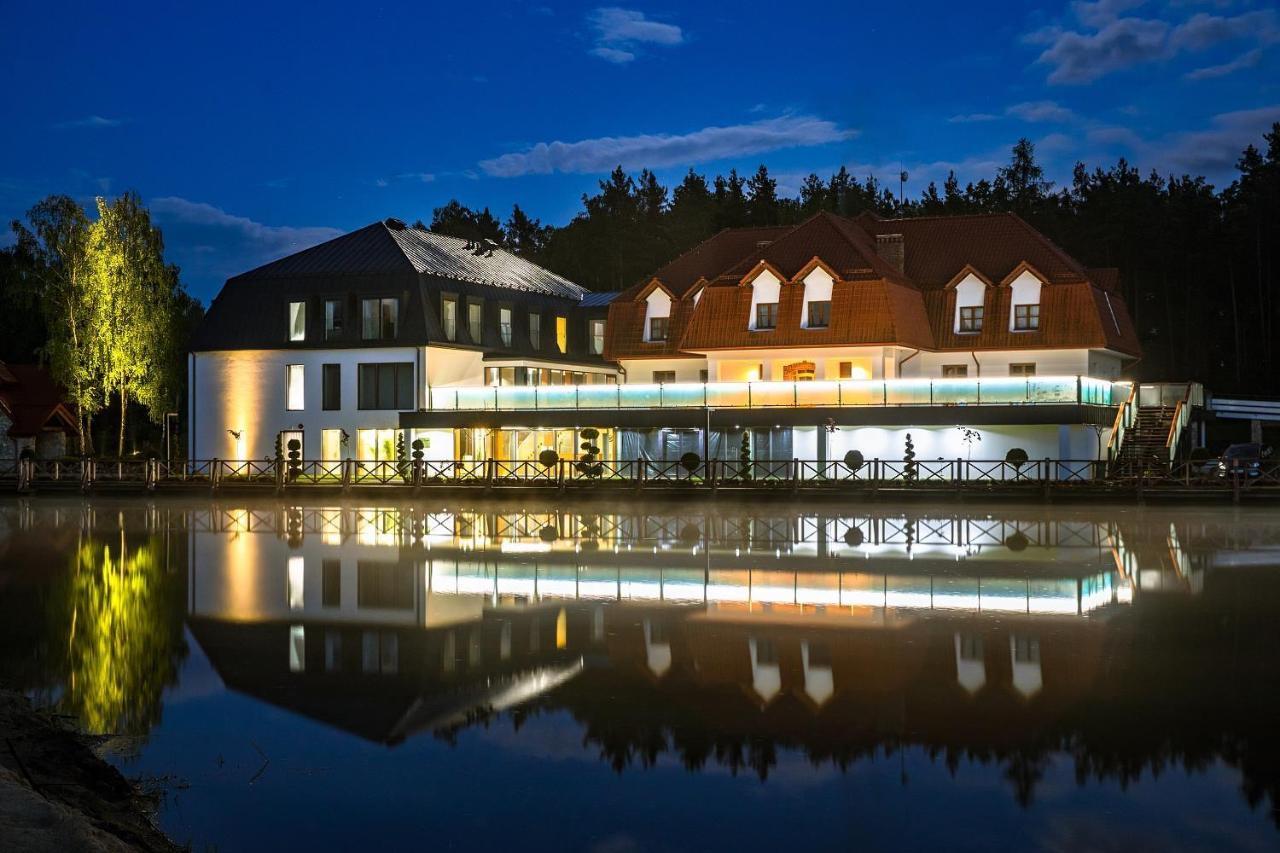 Debowy Dwor Hotel Ruda Rozaniecka Kültér fotó