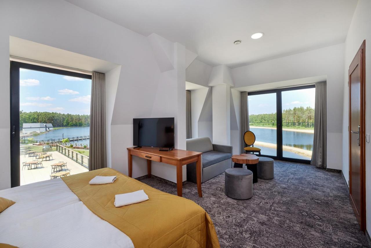 Debowy Dwor Hotel Ruda Rozaniecka Kültér fotó