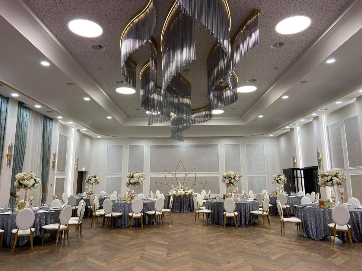 Debowy Dwor Hotel Ruda Rozaniecka Kültér fotó