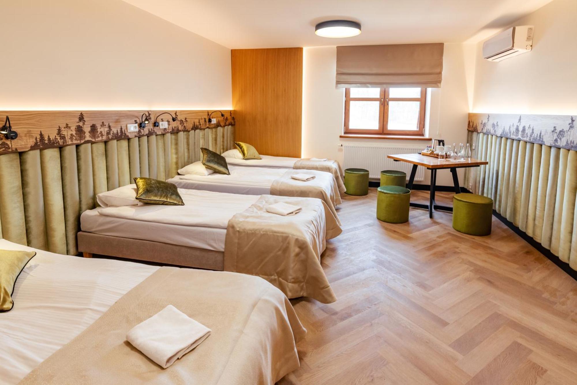 Debowy Dwor Hotel Ruda Rozaniecka Kültér fotó