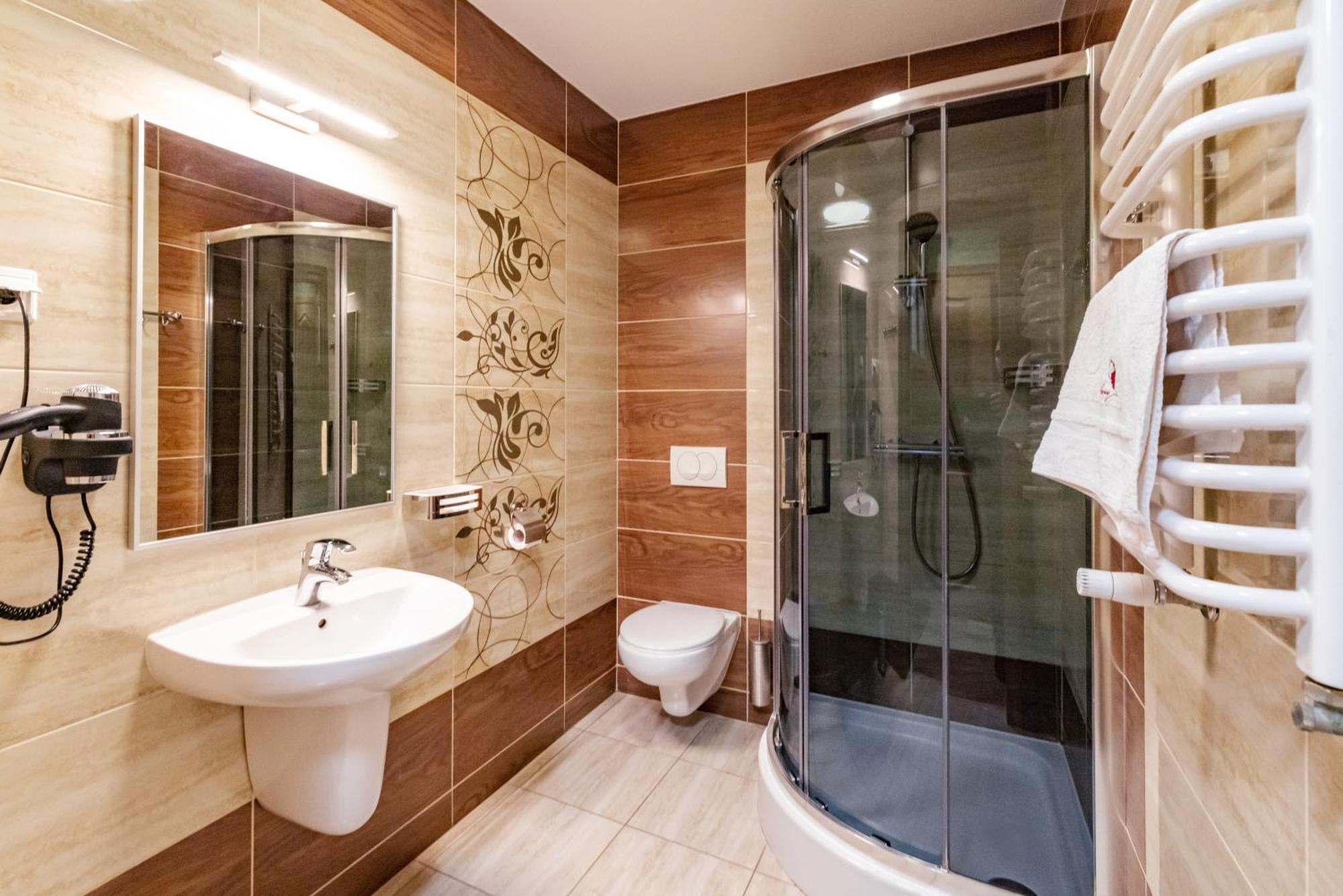 Debowy Dwor Hotel Ruda Rozaniecka Kültér fotó